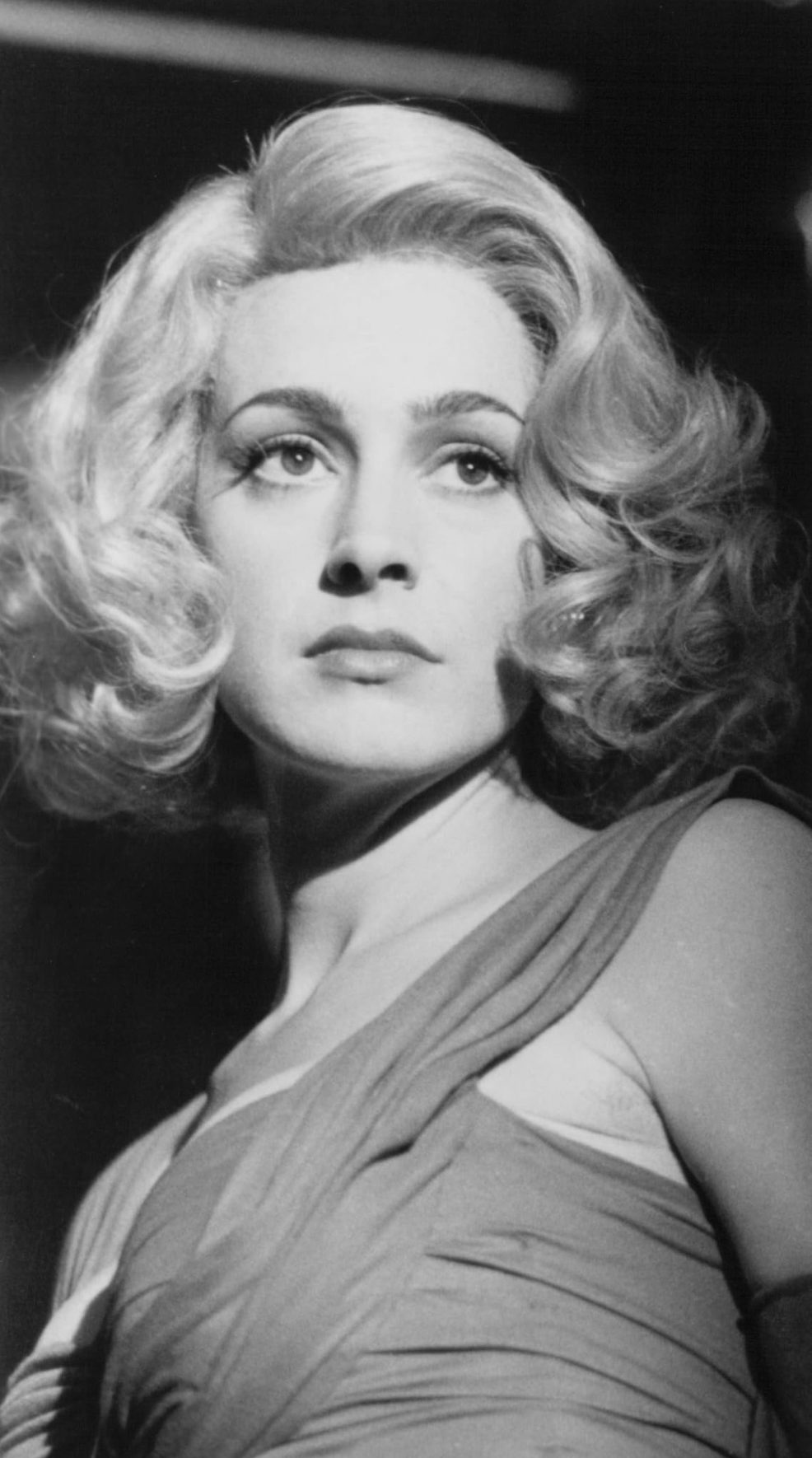 Lola Cain, Fatal Instinct (1993)