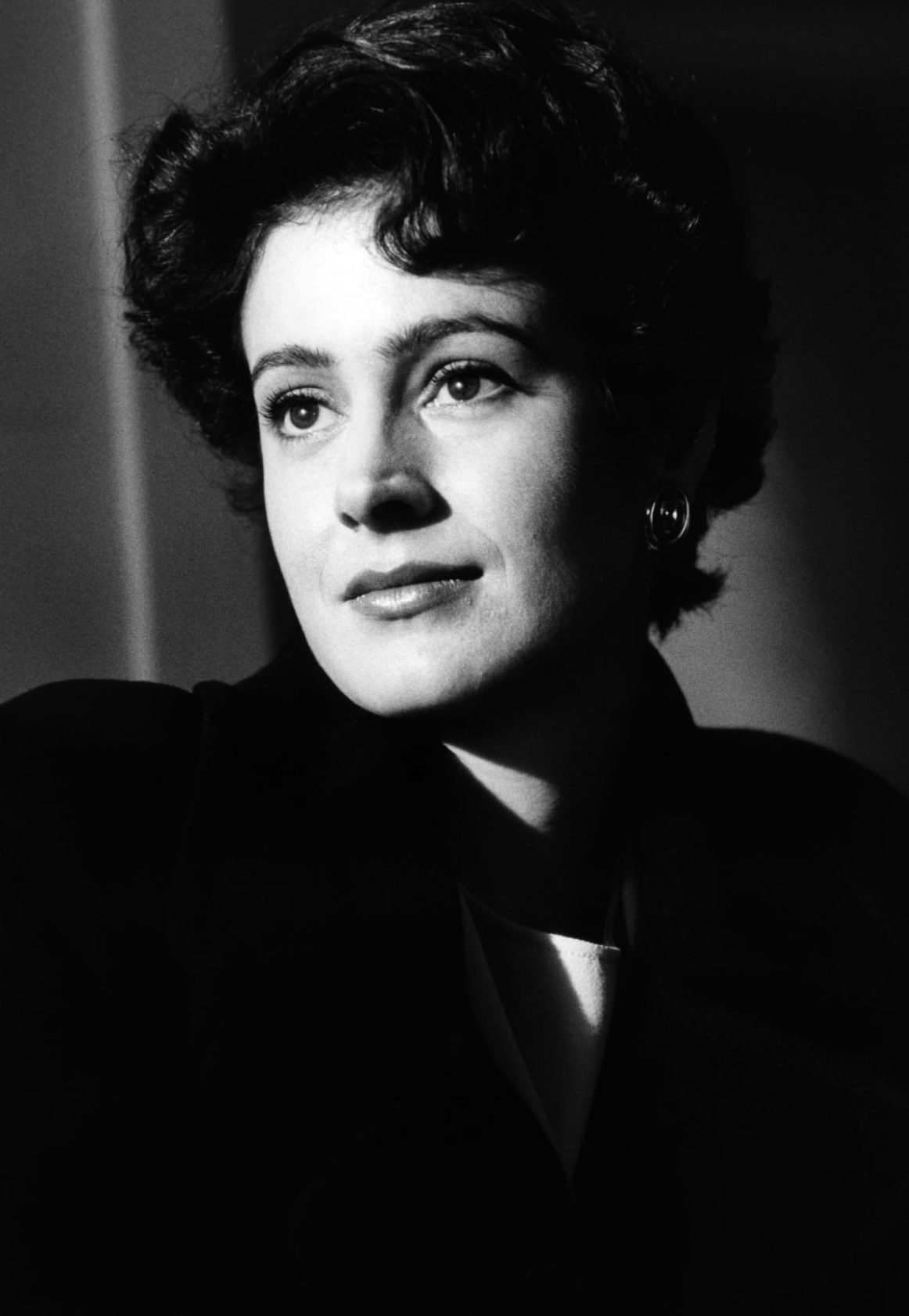 Sean Young, studio portrait